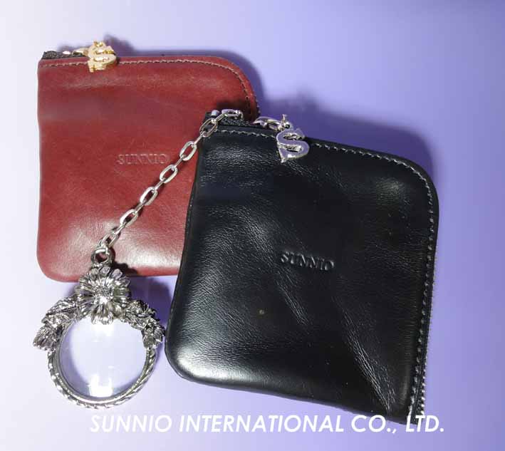 pendant magnifier pocket bag